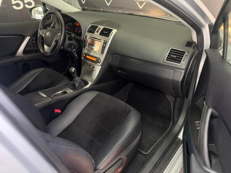 TOYOTA Avensis 2.0 d 124 cv