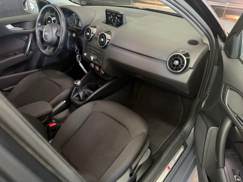 AUDI A1 Sportback 1.0 tfsi SLINE ULTRA