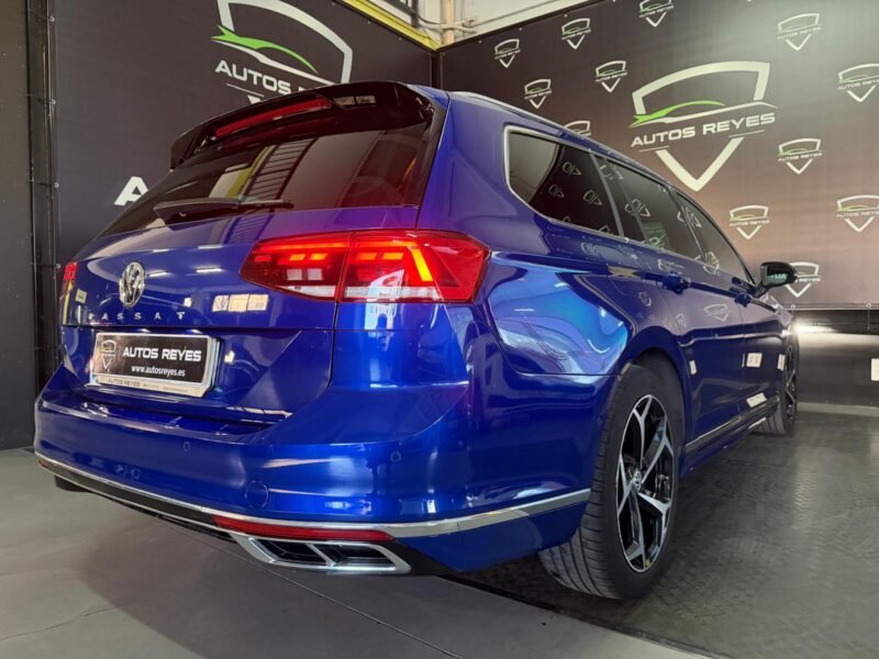 VOLKSWAGEN Passat Variant RLine 2.0 TDI DSG