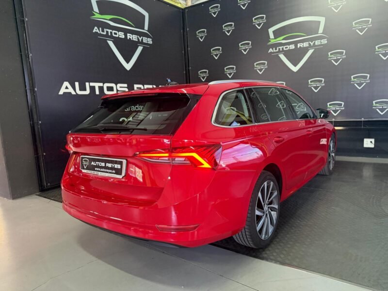 SKODA Octavia combi 2.0 TDI 110km 150CV DSG SPORT
